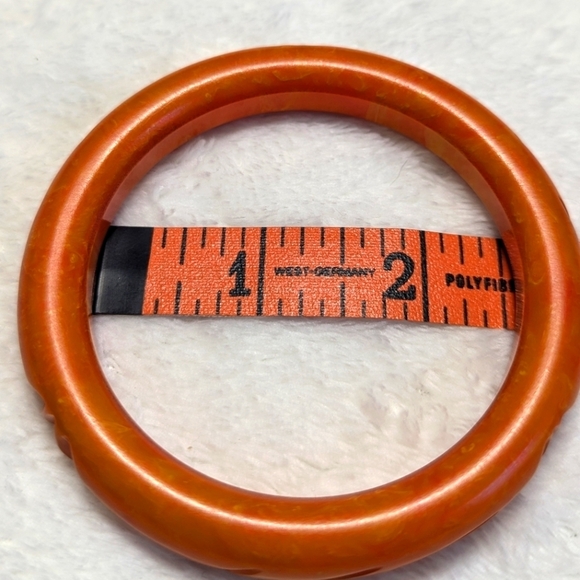 Vintage Rare Mandarin Orange Carved Bakelite Bangle Bracelet - Picture 6 of 12